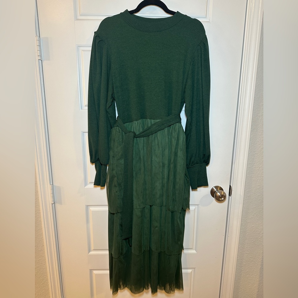 Ivy City Co Long Sleeve Forest Green Dress